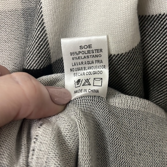 Buffalo Plaid Cardigan- black and white with tassel Size- L From- Main Strip - Picture 7 of 9